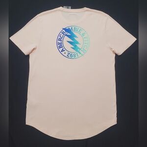 ♦️Abercrombie & Fitch Curved Hem, Graphic T-Shirt♦️